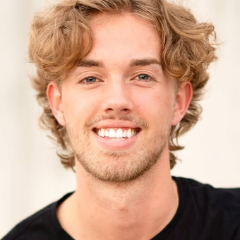 Headshot of Ethan
